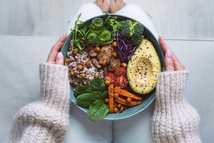 Practical Ways to Stay Consistent With a Healthy Eating Routine